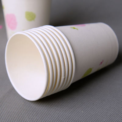Taza de papel de 700 kilogramos que forma la máquina, 0,6 empaquetadoras de la taza de la petición del aire del Mpa proveedor