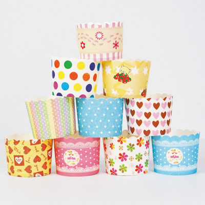 Taza de papel de 11 kilovatios que forma las PC/minuto de la máquina 70 a 80 para la mini taza de la torta proveedor